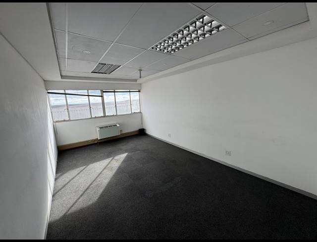 496M² WAREHOUSE TO LET IN WYNBERG